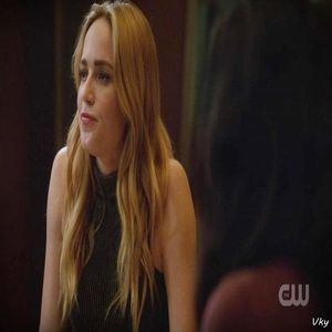 ▬ ❝Ma e;;;;cita foarte tare privirea ta cand iti stric alinierea ceacrelor.❞ Surade, apoi ii saruta; cu pasiune.=))))))))
