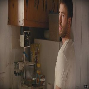 ▬ ❝Da, da.❞ Se apleaca si o saruta din nou. ❝Cand o sa de-a ma-ta bani pentru o noua savarina.❞=))))