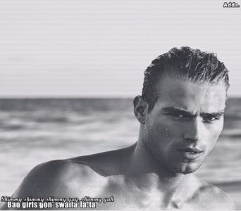 》In loc sa zici merci ca nu-s bleg si ies la timp, te iei de mine.. *are spume pe el+; in timp ce se imbraca*=))))))
