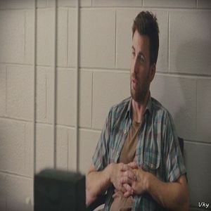 ▬ ❝Asa. Imi place ca asculti.❞ Se uita la ea si rade. =)))))