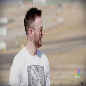 ▬ Cand o aude pe Caity il pufneste o criza de ras stiind ca nu va fi bine daca Cate ajunge langa; ea si se uita la Kris. ❝Daca Cate danseaza langa sau cu ne;buna de tot urla, iti dau telefonul inapoi.❞=)))))))))))))
