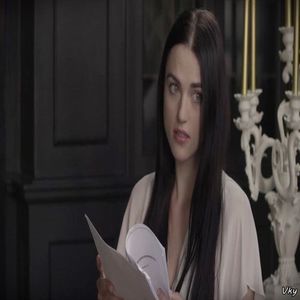 ▬ ❝5 degete, de ce?❞ Se uita ciudat la el si o pufneste rasul. =))))))