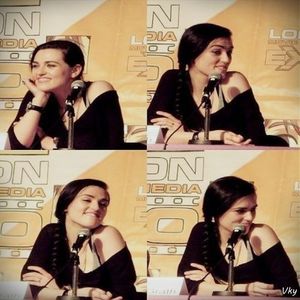 ▬ ❝Cred ca asta e si ideea, presupun.❞ O pufneste rasul intr-un stil. =))))))