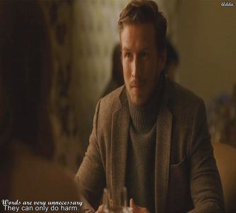 》*îi revine sufletul la loc când îl sărută și-i răspunde la sărut zâmbind* =))))))))))