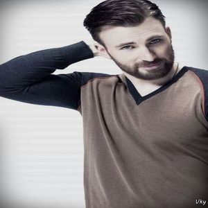 ▬ ❝Mai taci.❞ O pupa in bot si se abtine sa nu rada. =)))))