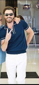 ▬ ❝Bine, bine. E asa cum spui tu, nu vreau sa incepem iar cu cearta.❞ Se uita in; jur fara niciun motiv.
