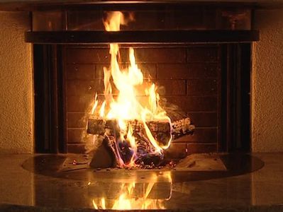 open-fire-fireplace-log-wood-heat-concept; se va construe
