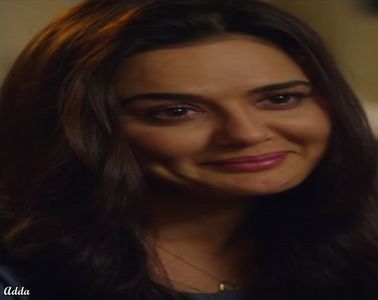 》*Râde scurt* Cred că pot ajunge acasă, depinde cât de mult o să beau, dacă-mi termin; eu sticla până o termini tu pe a ta...*se uită la chelner scurt când le aduce sticlele apoi se uită iar la Skeet* Încă o dată, îmi pare extrem de rău că ți-am lovit mașina...=))))))))))))
