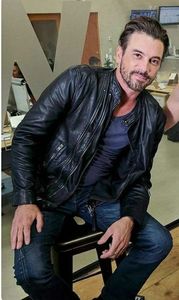 ▬ ❝Am zis ca nu o sa mai vorbim de asta, acum.❞=))))))))))))