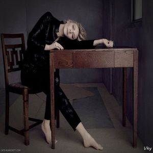 ▬ ❝Nu cred ca imi doresc asta, mi-a ajuns o singura data si nu e deloc dragut.❞ Se uita la ea; si ofteaza scurt cand isi aminteste ca mai mult e respinsa sau era respinsa de Amick prin urlete. =))))))))))
