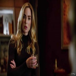 ▬ ❝Si eu te iubesc.❞ Din nou acele cuvinte de care fuge si il saruta lung.=)))))