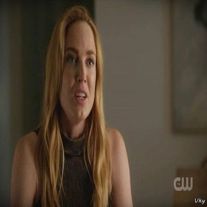 ▬ ❝Stiu asta si ma bucur sa aud cat de mult ti la mine.❞ Zambeste dulce si se uita la el. =)))))))