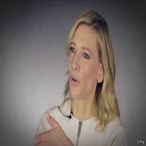 ▬ ❝De ce te-as enerva cu acest subiect?❞ Cand aude a doua parte zambeste scurt mai mult pentru; gelozia ei involuntara si adauga. ❝Langa mine nu are cum sa mai fie, eu nu mai stiu nimic de ea. Dar e dubios la Ruby, inca nu inteleg de ce a zis asta.❞=))))))))
