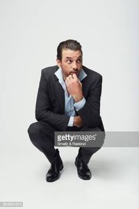 ▬ ❝Macar unul din noi sa creada asta.❞ O priveste si zambeste pe coltul gurii.=)))))