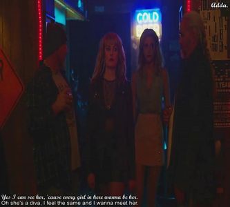 》*chicotește când o aude cum face și-i f o palmă peste qwr, își lasă capul pe spate și; ge#me lent* =)))))))).
