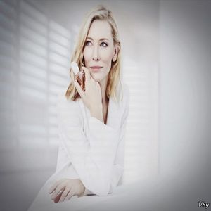 ▬ G;;;me destul de tare din cauza placerii, iar in momentul cand isi da drumul o musca usor zona; unde isi tinea capul.
