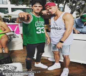 》Păi da, să spui că e Adam și este de ajuns. =)))))))))))