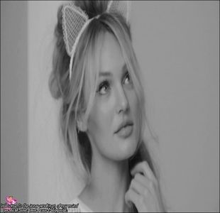 ☇. *în momentul în care observă cu coada ochiului că se apropie cineva de ea +; trage caietul spre piept și-și ridică privirea văzând-o pe Dianna, se ridică brusc și-o strânge în brațe* Long time no see, mai trăiești?
