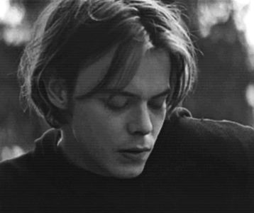 ▫̈́□̷̣　̾‹ℛam̈èn̈e⁕̷ɐʇ⑂ǝsᵎɐɹɟ› ;. de bruneta ce tocmai intrase-n gura lupului. Nu-l interesa deloc; localizarea barului, şi contrar dorinţei de a nu o urma decide totuşi s-o facă, cu un singur scop. Ajunge înainte de toate-n dreptul ei, fix atunci suflând fumul care ajunge fix în faţa ei. Scrâşneşte
