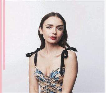 ∶̸̣.　ʁoୡē▪৸ίƥ﹅‧‧ 　ഘ.; Câtă lume simandicoasă şi impozantă, ce contrast oferă împrejurimilor; prezenţa acesteia aici! Spre exemplu, analizează figura feminină ce se îndreptase spre locul în care poposise ea. Ce antitetice erau dânsele! Dar credeţi că Lily băga de seamă acest fapt? Ea doar
