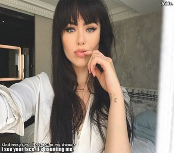 》*se strâmbă la ea apoi râde* Mulțumesc, dragă, dar pro;astă e mă;;ta....*Se uită apoi la; Cate și râde* Scuze....=))))))))))))). *ia cutiuța și zâmbește, apoi zâmbetul i se lărgește când vede ce era înăuntru* Mulțumesc muuuult. *le îmbrățișează în același timp* =)))))

