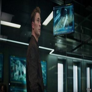 ▬ Se opreste langa Adam si se rezeama de autorulota. ❝Heya!❞