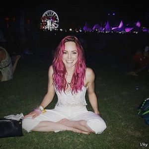 ▬ ❝Am pus in cutia aia o p!@# roz cu luminite si nu glumesc.❞ =)))))))))