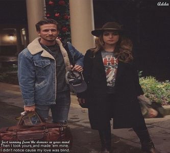 》Exaaaact. Eu nu pot bea, deci trebuie să compensez cumva...=))))*o ia în brațe și râde; ridicându-se de la masă.* Ai stat destul la cratiță, se-xy lady. Continui eu de aici. *Se pune lângă tigaie* =)))))))))))))))))))
