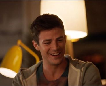 ⤑ᵖᶤᶰᵏĿЄ♏ØИÂÐЄ ┊nimic nimic..vorbim despre asta(; in alta zi=))))nu ii stricam momentu kristinei# chiar atunci aude cum se sparge becu;saaau si la stricat singura=))))
