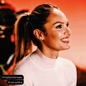 ☇. *se uită la el cu ochii ca cepele* Vai doamne, ce ne facem acum!? *își pune mâinile în cap*