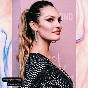 ☇. *se urcă în locul din dreapta și privește uimită* Super mașina, de unde ai +; avut bani de așa ceva? *îi fură un sărut pe buze* Dă-i bice, cowboy!
