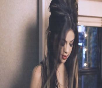 ̷͡︽.　 sʇɐıuҽp˛ᶤ̑̑͝͝ᵖ̑͝ˢ .; Putea trândăvi, poate chiar în cada de acrilă, arhiplină de spumă, în; timp ce s-ar fi dedicat unei lecturi ușoare. Tângui ușor, în recurența acestui cuget. Putea găsi activități mai rodnice de atât. Își încălțase pantofii, niște espadrile fără toc, și propăși
