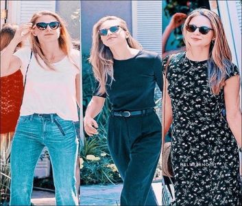 ⤑ᵖᶤᶰᵏĿЄ♏ØИÂÐЄ ┊tot degeaba daca nu il intelege dna decan=)))# ii baga o bucatica de(; ciocolata cu w;;eed in gura cumparata de la bran si striga acolo=)));
