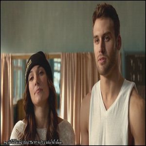 ༄❛໓ค๓ຖē໓⚜̶∱̶ε̶ε̶ℓ̶ï̶ŋ̶ɠ̶ş❱¹⍮ Dacă te mai zbați mult poate-mi aluneci... =))))). # Îl bufnește râsu; în timp ce bagă mai multe parole la mișto, se oprește și el când aude zgomotele din campus și se încruntă. Ce drq fac ăștia....... # O ia la pas, cu ea pe umăr în direcția respectivă, apoi
