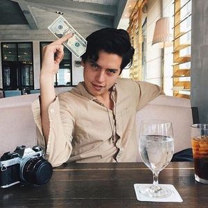 ⤑ᵖᶤᶰᵏĿЄ♏ØИÂÐЄ ┊este vreo problema domnisoara?=))))-l.LA GREEEEEU# striga cum il aude(; pe matt=)))));
