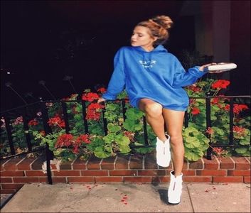 ⤑ᵖᶤᶰᵏĿЄ♏ØИÂÐЄ ┊asta cine e?# confuza se da din spatele lu ruby=)));