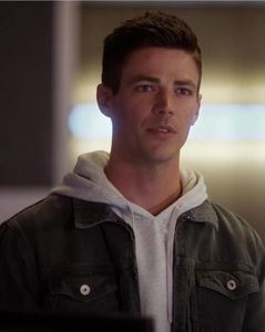 ⤑ᵖᶤᶰᵏĿЄ♏ØИÂÐЄ ┊# se ridica de jos se scutura si isi drege vocea; poi dna madchen a interzis(; fumatul in campus asa ca am organizat un protest..pacifist=)))))))
