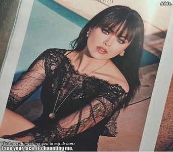 》*Se uită la Chris* Știu, dar simțeam să fac asta și nu doar din cauza inspecției... mai am; alte motive...=))))))) *se uită apoi la tasu și-și lasă privirea-n jos*
