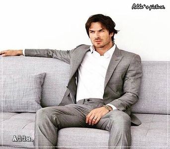 》Așa este...*se așează dramatic pe canapea și se uită în gol apoi la Skeet și ceilalți* Mhm,; hei tu ăla plin de roșii *vorbea cu fardeen* Vreau să te ocupi de renovarea exterioară a universității și să chemi o echipă de curățenie să facă curat pe aici. Skeet, ocupă-te de geamuri, te rog.
