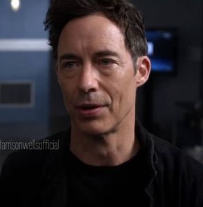 ⤑ᵖᶤᶰᵏĿЄ♏ØИÂÐЄ ┊# se abtine sa nu rada cand ii aude de posterele alea si se intoarce cu privirea (; spre Sarah;Well..considerand ca Jess nu voia sa vada pe nimeni inafara de Cate luni de zile# accentueaza asta un fel de "nu a fost vina ei.tu ce ai fi facut?"=))),da chiar asa este
