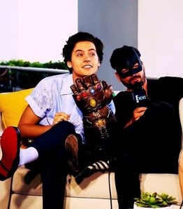 ▬ ❝Si eu care credeam ca adevarata telenovela va fi cand am ajuns aici trimis; de tine.❞ Se referea la el si Amick, apoi adauga. ❝Dar au avut altii grija sa faca alta.❞=))))))))
