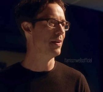 ⤑ᵖᶤᶰᵏĿЄ♏ØИÂÐЄ ┊zambetul pe buze de parca vorbeau despre vreme sau orice(; alt subiet monden si cat se poate de normal=)));
