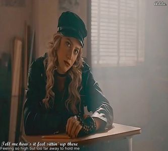 》Hello, ma btch. *îi dă o palmă peste qwr* #Anne. Ok, ok, știi că uneori parcă mi se face; milă, dar îmi trece repede...=))))#Mel. Măcar de ai avea și tu ce să arăți... =))))))))))))#Chris.
