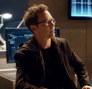 ⤑ᵖᶤᶰᵏĿЄ♏ØИÂÐЄ ┊# isi aprinde si el un c;ui;ma tem ca nu(; pot face asta..nici macar eu nu ma bag intre cate si cum isi preda materia=)))
