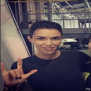 ▬ ❝Eu cred ca voi sta sa invat sau poate o sa vin. Cu muzica asta nu se poate invata.❞=)))))