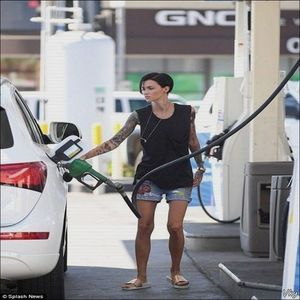 ▬ ❝Ok, o sa vin. Doar pentru ca imi dai voie si crezi ca e mai bine pentru mine.❞=)))))