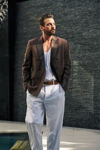 ▬ ❝Asta am sa fac, draga mea.❞ Pleaca sus sa o supravegheze pe Kris.