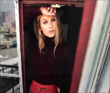 ⤑ᵖᶤᶰᵏĿЄ♏ØИÂÐЄ ┊nu o sa ma vrea niciodata frate..sunt doar o dr;;ogata afemeiata(; si fara viitor pt ea=)))))# fumeaza acolo,facandu-i semn catre tipa aia=)))
