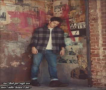 ϟ☾.єครt ☼F Eᴅᴇɴ ☪☂. [cl] serios ? macar arata bine daca tot ma vezi multicolor ?; [#rade si ii baga in gura ce-i mai ramasese din prajitura .
