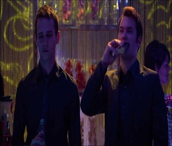 ⤑ᵖᶤᶰᵏĿЄ♏ØИÂÐЄ ┊ la dna de religie..sa se roage pt sufletele noastre=))))# da(; o sricla pe gat pt curaj dar se ineaca..il arde pe gat=)))));
